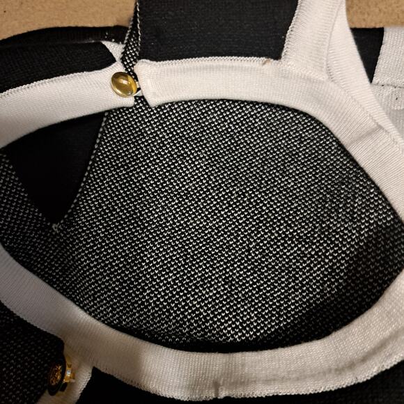 Coco and Shay black and White Romper Size MD.. Sweater Fabric Feel.. Figure Flat - Picture 9 of 10